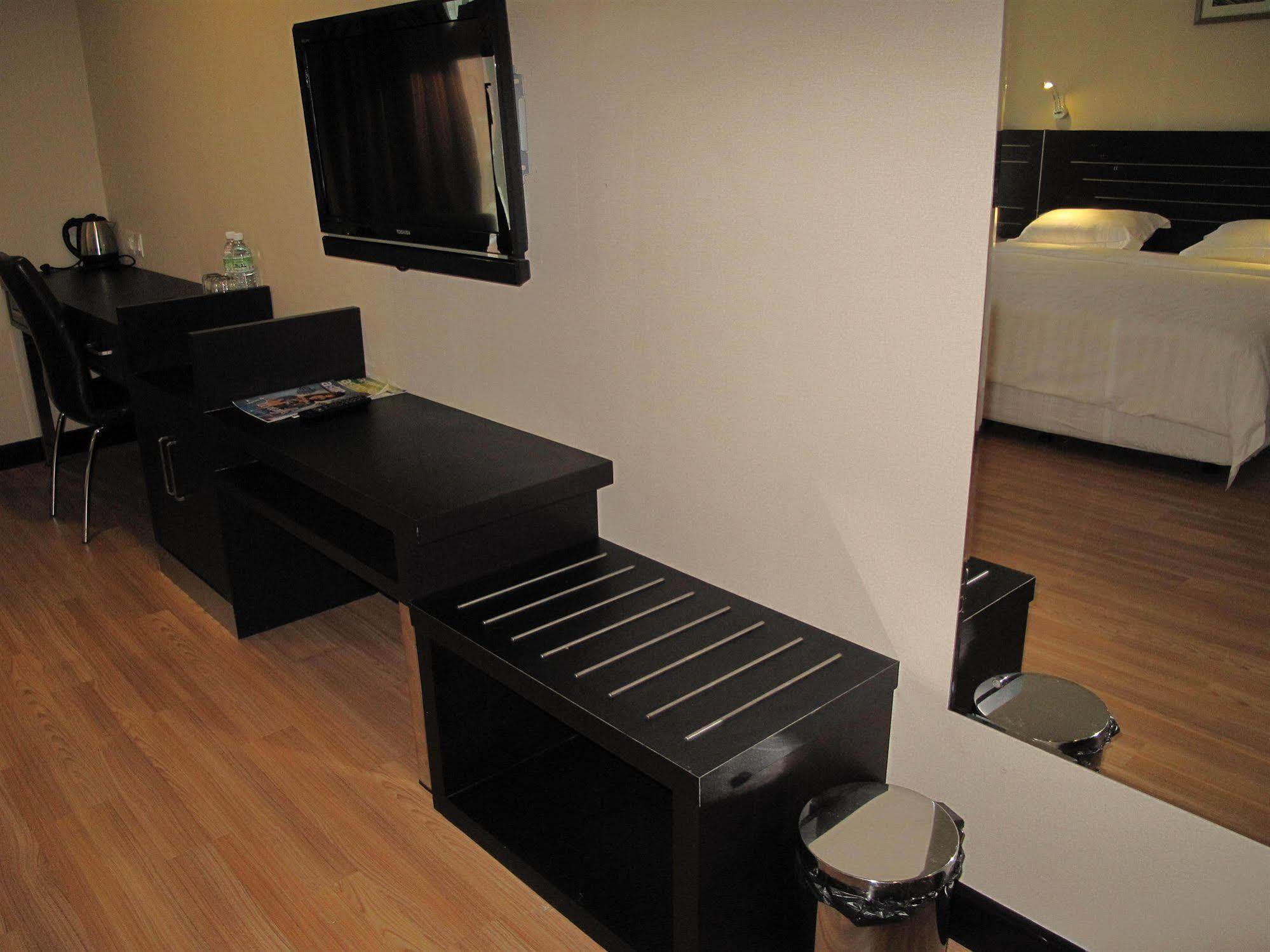 Labuk Hotel Sandakan Ngoại thất bức ảnh