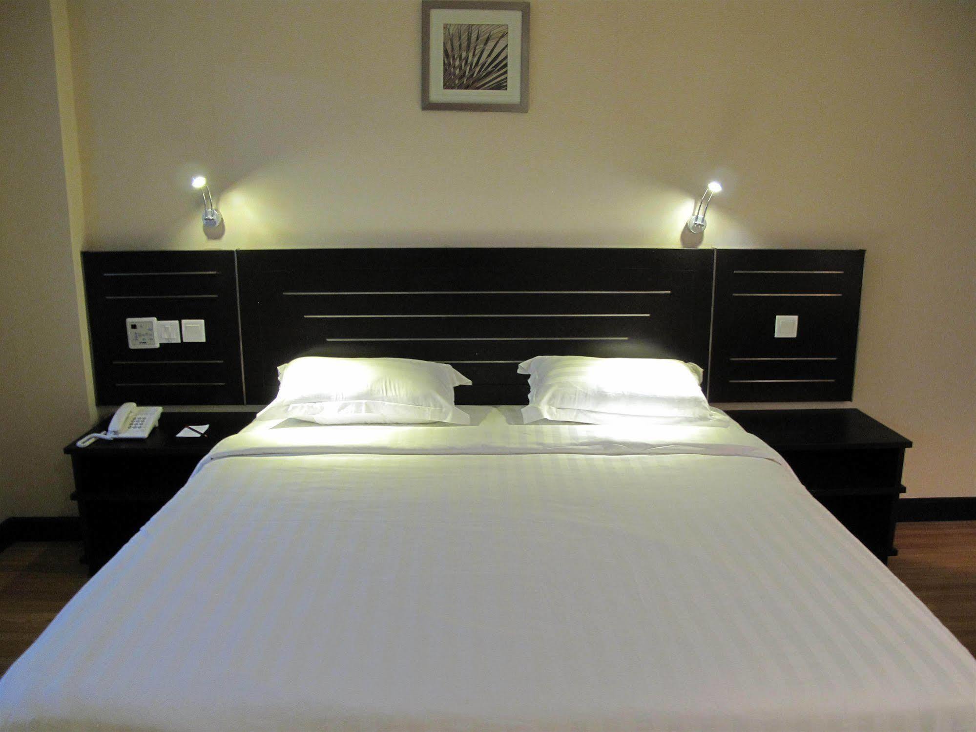 Labuk Hotel Sandakan Ngoại thất bức ảnh