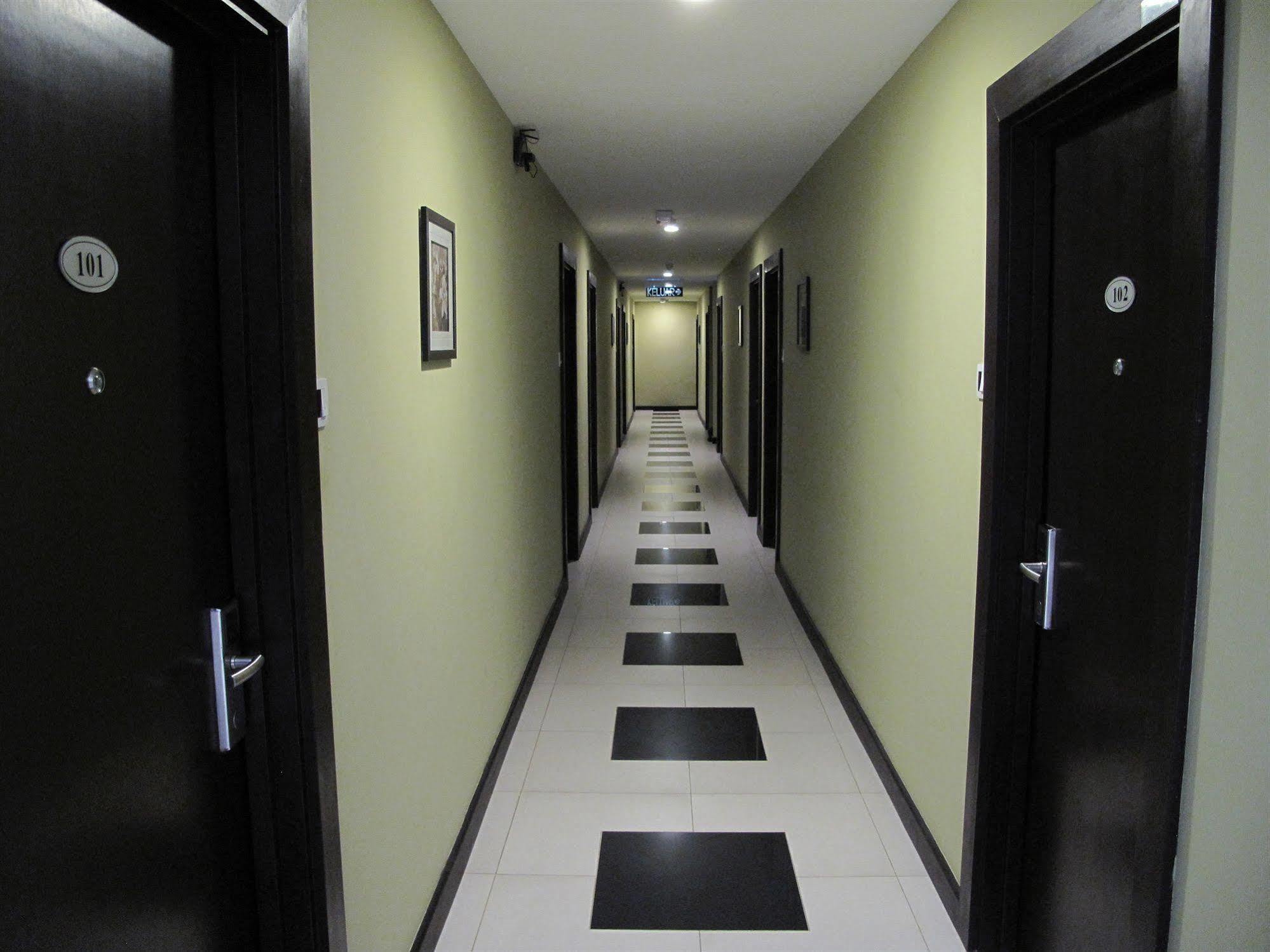 Labuk Hotel Sandakan Ngoại thất bức ảnh